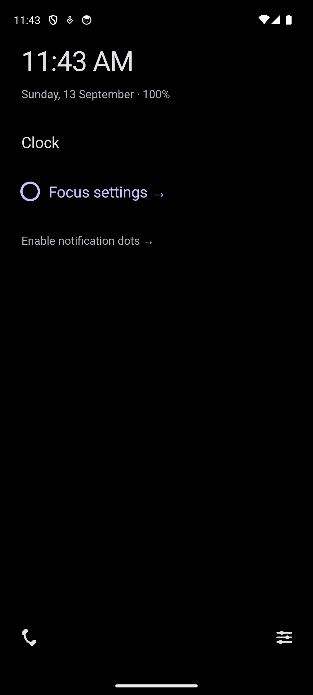 Quiet home screen with a clock, a chosen app and a Focus shortcut